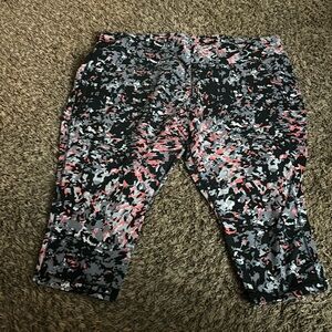 Danskin capri workout leggings